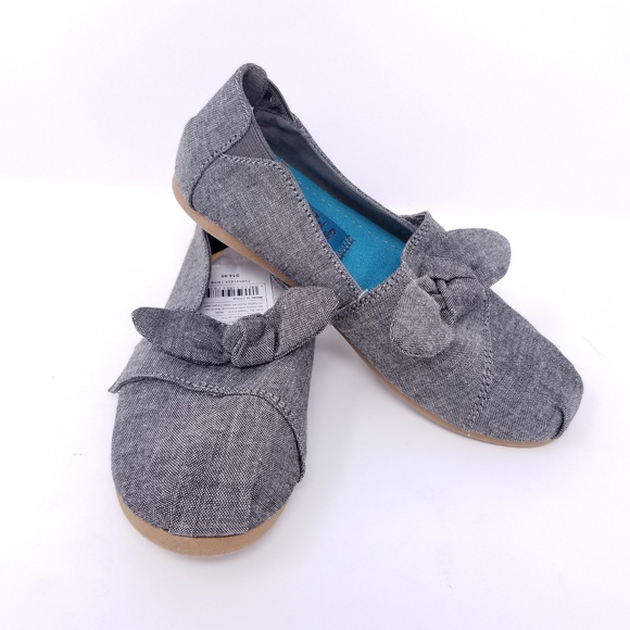 New Mad Love Sommer Slip On Canvas Sneakers Flats Silver Girls Size 13 1 2 5